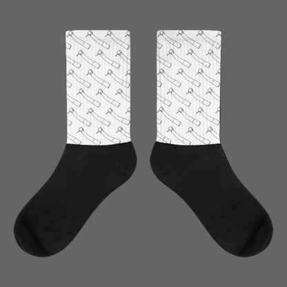 Weiße Crew-Socken mit minimalistischem Winkelstück-Allover-Print – subtile Dental-Socken im modernen Streetwear-Look