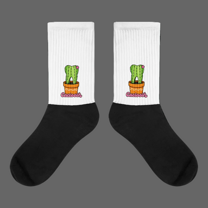Weiße Crew-Socken mit buntem „Cactooth“-Motiv – verspielte Dental-Socken mit Zahn-Kaktus-Design im Cartoon-Stil