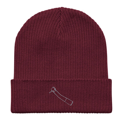 Gerippte Bio-Beanie mit kleinem gesticktem Winkelstück-Motiv in Schwarz, Oxford Navy oder Burgundy – minimalistisches Dental-Accessoire im cleanen Streetwear-Look