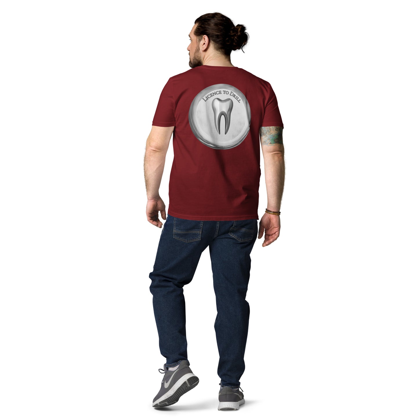 Unisex-T-Shirt mit großem 'Licence to Drill'-Design und Zahnmotiv auf der Rückseite – stilvoll und nachhaltig