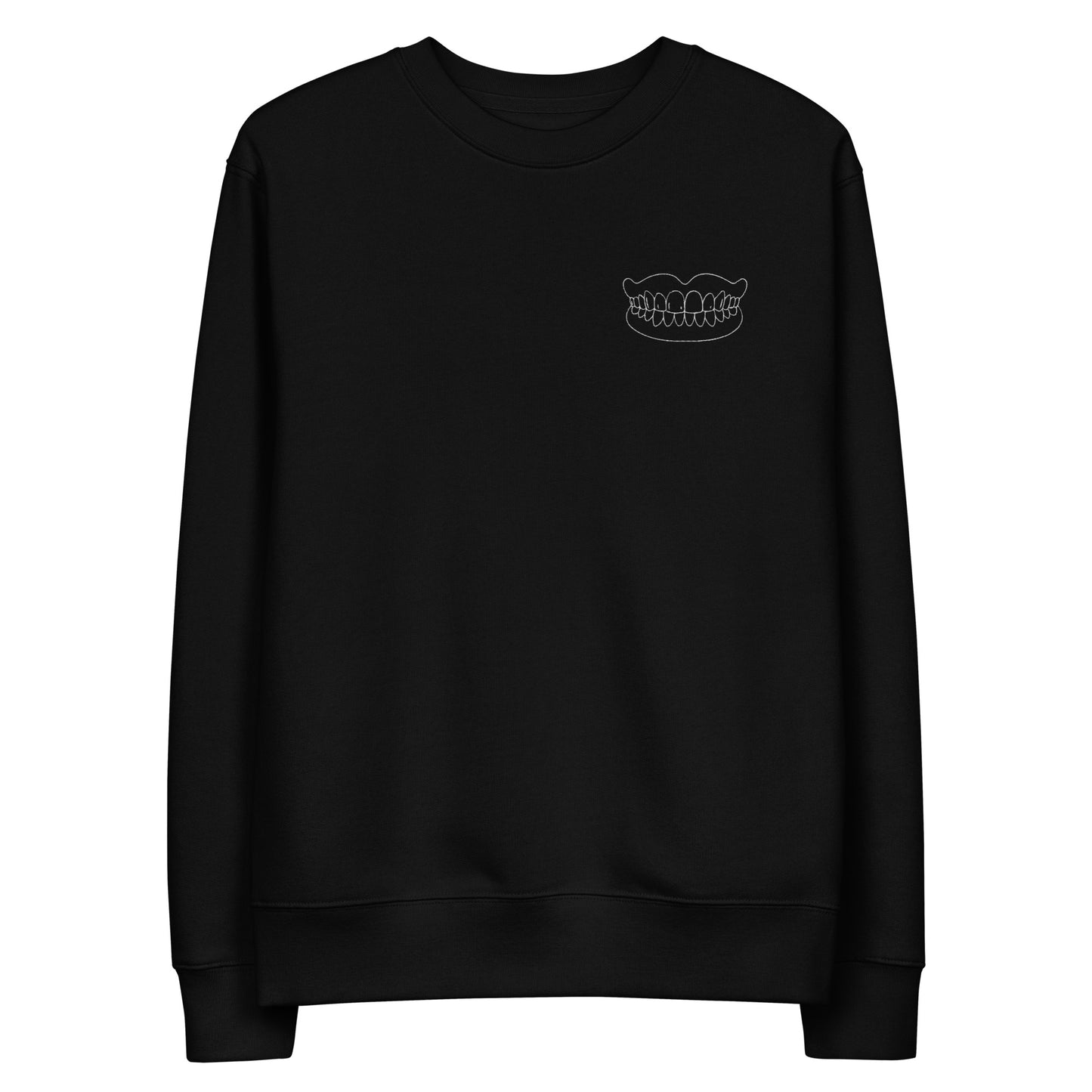 Minimalistischer Unisex-Bio-Pullover mit kleinem gesticktem Totalprothesen-Motiv in Weiß auf schwarzem Stoff – cleaner Dental-Streetwear-Look für Alltag, Uni und Praxis