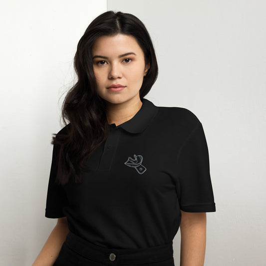 Minimalistisches Unisex-Piqué-Poloshirt mit gesticktem Unterkiefer-Abdrucklöffel-Motiv – professioneller Dental-Look in schwarz, navy und weiß