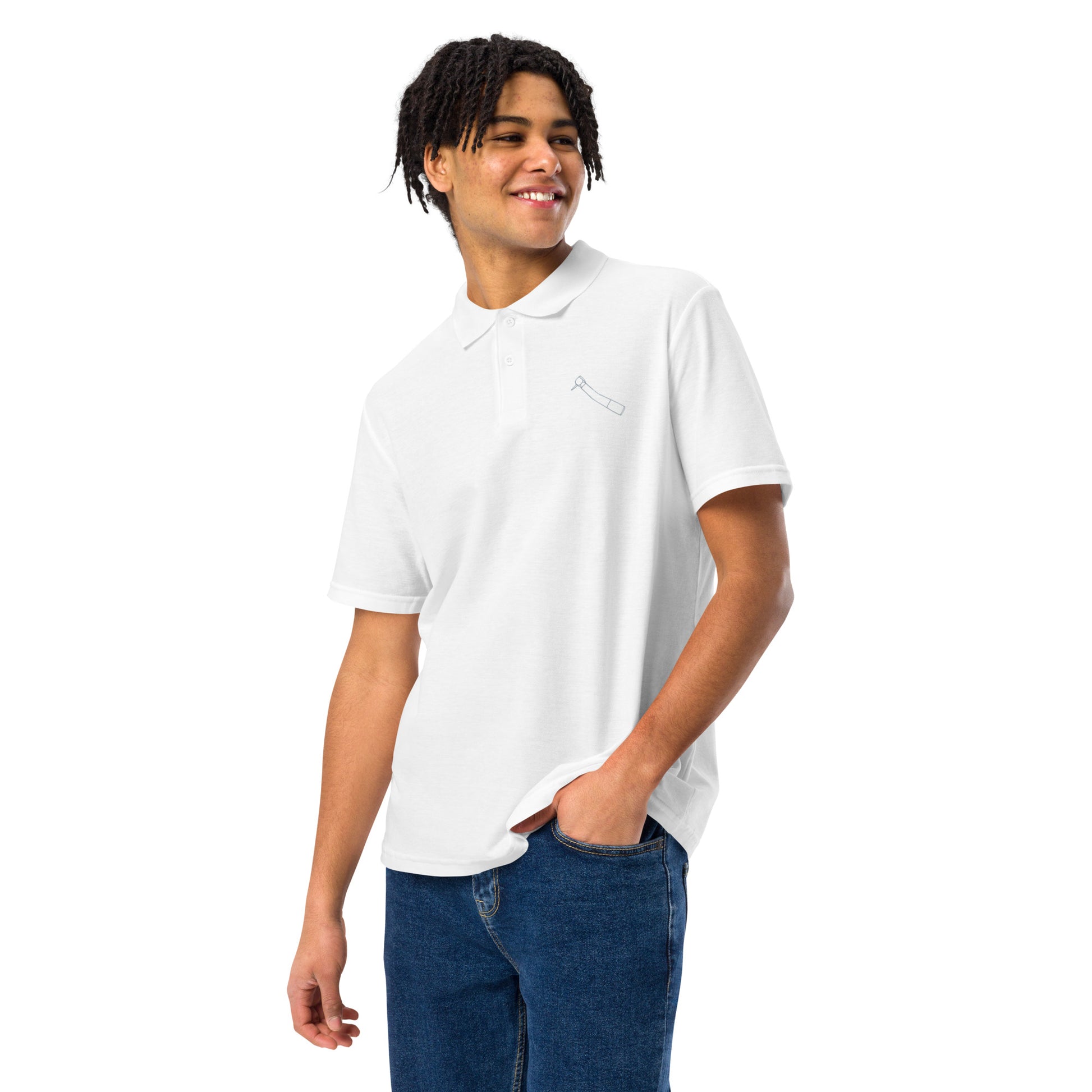 Minimalistisches Unisex-Piqué-Poloshirt mit kleinem gesticktem Winkelstück-Motiv in schwarz, navy oder weiß – cleaner Dental-Workwear-Look für Praxis, Klinik und Alltag