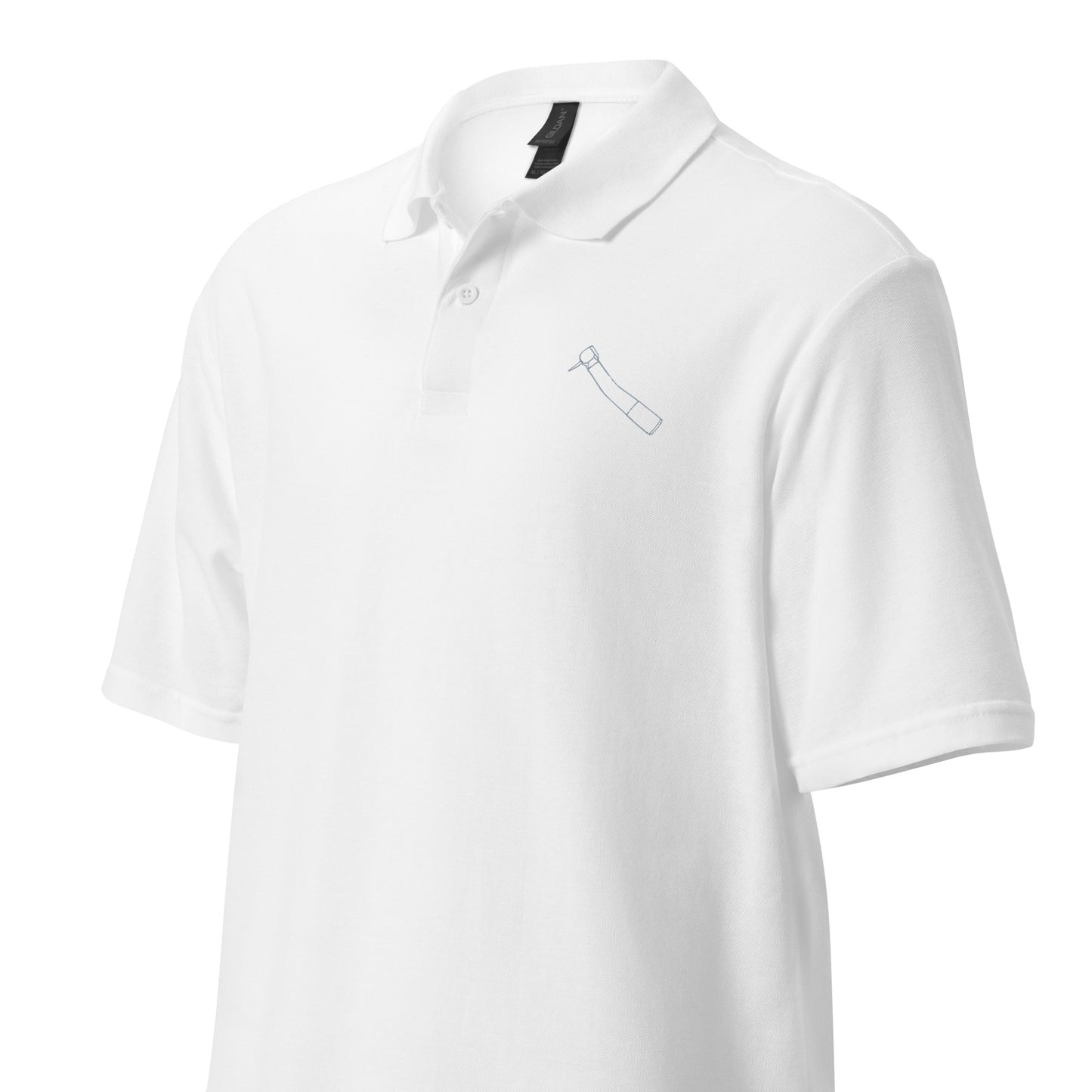 Minimalistisches Unisex-Piqué-Poloshirt mit kleinem gesticktem Winkelstück-Motiv in schwarz, navy oder weiß – cleaner Dental-Workwear-Look für Praxis, Klinik und Alltag