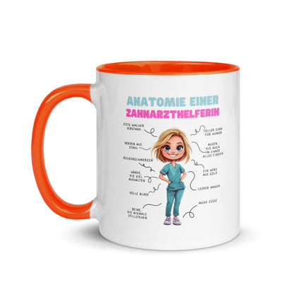 Weiße Keramiktasse mit farbigem Henkel und Innenseite sowie Motiv „Anatomie einer Zahnarzthelferin“ – humorvolle Tasse für ZFAs und Dentalfans