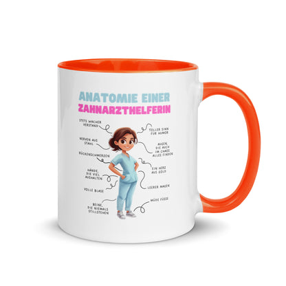 Weiße Keramiktasse mit farbigem Henkel und Innenseite sowie Motiv „Anatomie einer Zahnarzthelferin“ – humorvolle Tasse für ZFAs und Dentalfans