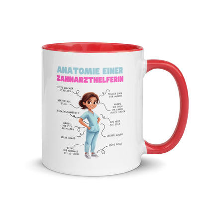 Weiße Keramiktasse mit farbigem Henkel und Innenseite sowie Motiv „Anatomie einer Zahnarzthelferin“ – humorvolle Tasse für ZFAs und Dentalfans