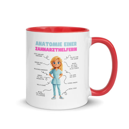 Weiße Keramiktasse mit farbigem Henkel und Innenseite sowie Motiv „Anatomie einer Zahnarzthelferin“ – humorvolle Tasse für ZFAs und Dentalfans