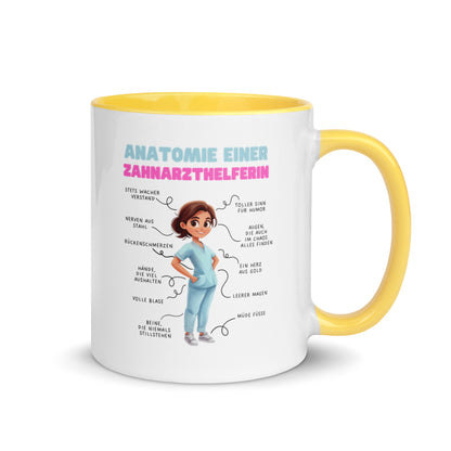 Weiße Keramiktasse mit farbigem Henkel und Innenseite sowie Motiv „Anatomie einer Zahnarzthelferin“ – humorvolle Tasse für ZFAs und Dentalfans