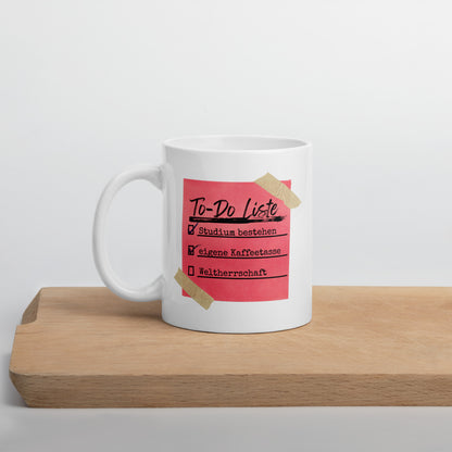 Weiße Keramiktasse mit rosa To-Do-Listen-Design für Studierende – humorvolle Motivationstasse für Medizin, Zahnmedizin, Naturwissenschaften und Uni-Alltag