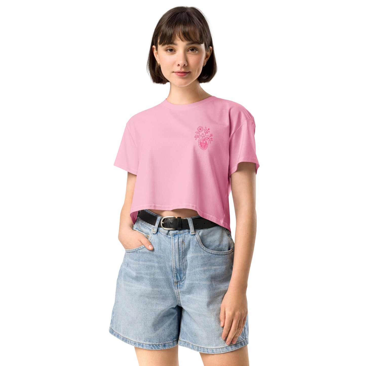 Locker geschnittenes Crop-Top „Bone Amour“ mit floralem anatomischem Herzmotiv auf der Vorderseite und Bone-Amour-Logo auf der Rückseite – medizinisch inspirierter Fashion-Look in Schwarz, Bubblegum Pink und Orchidee